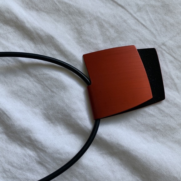 Anodised metal necklace - Picture 3 of 5